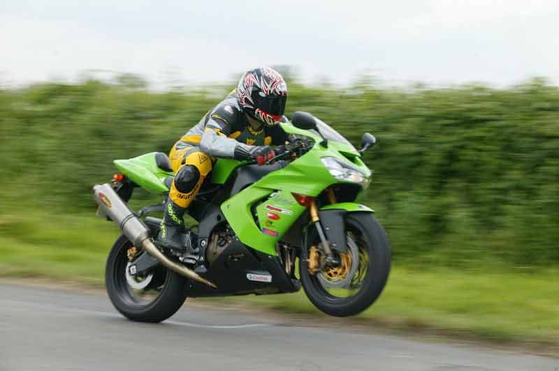 Ninja ZX 10R 2005 Full Review (What Makes This Bike Still Worth Buying)