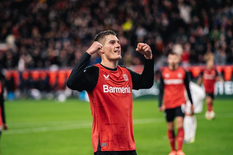 Bayer Leverkusen vs Bayern: Whos on Top? (Check Out the Latest Standings!)