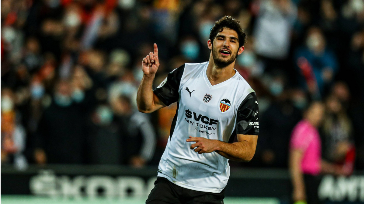 Following G Guedes: Stay updated on his career and stats.