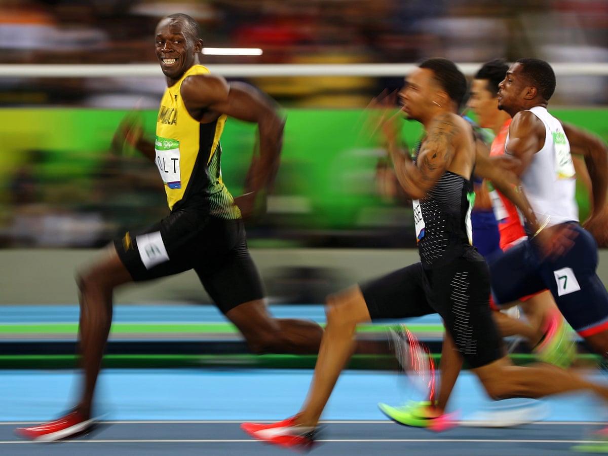 Athletes Take Picture with Usain Bolt: You Wont Believe How Many People Want a Photo with Him