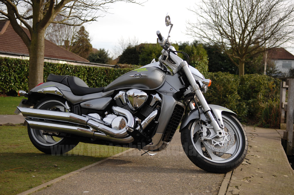 Suzuki Intruder 1800 M Review: Is This Big Cruiser Bike Right for You?