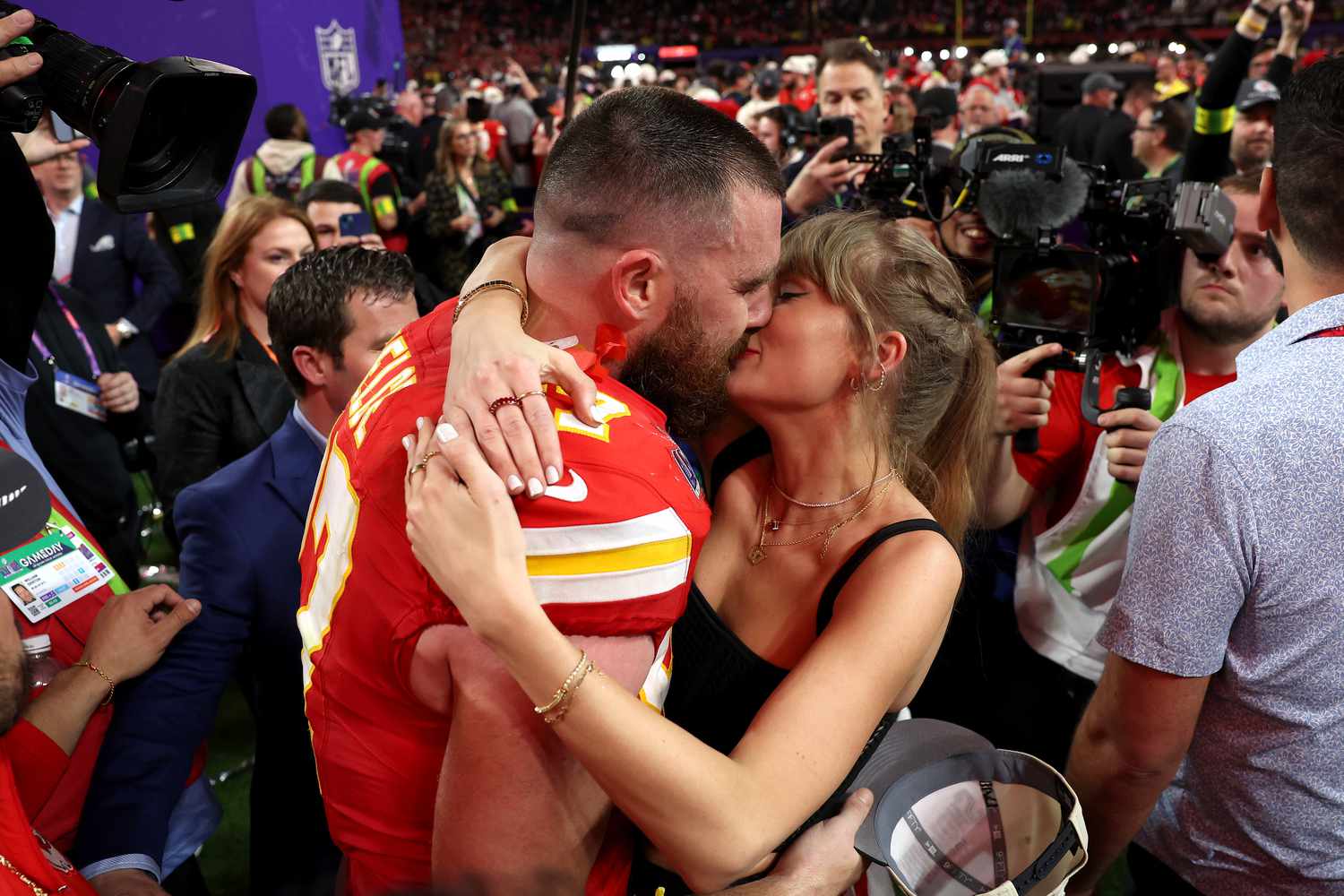 Taylor Swift and Travis Kelce News:  What are People Saying? Fans Reactions and More about the couple!
