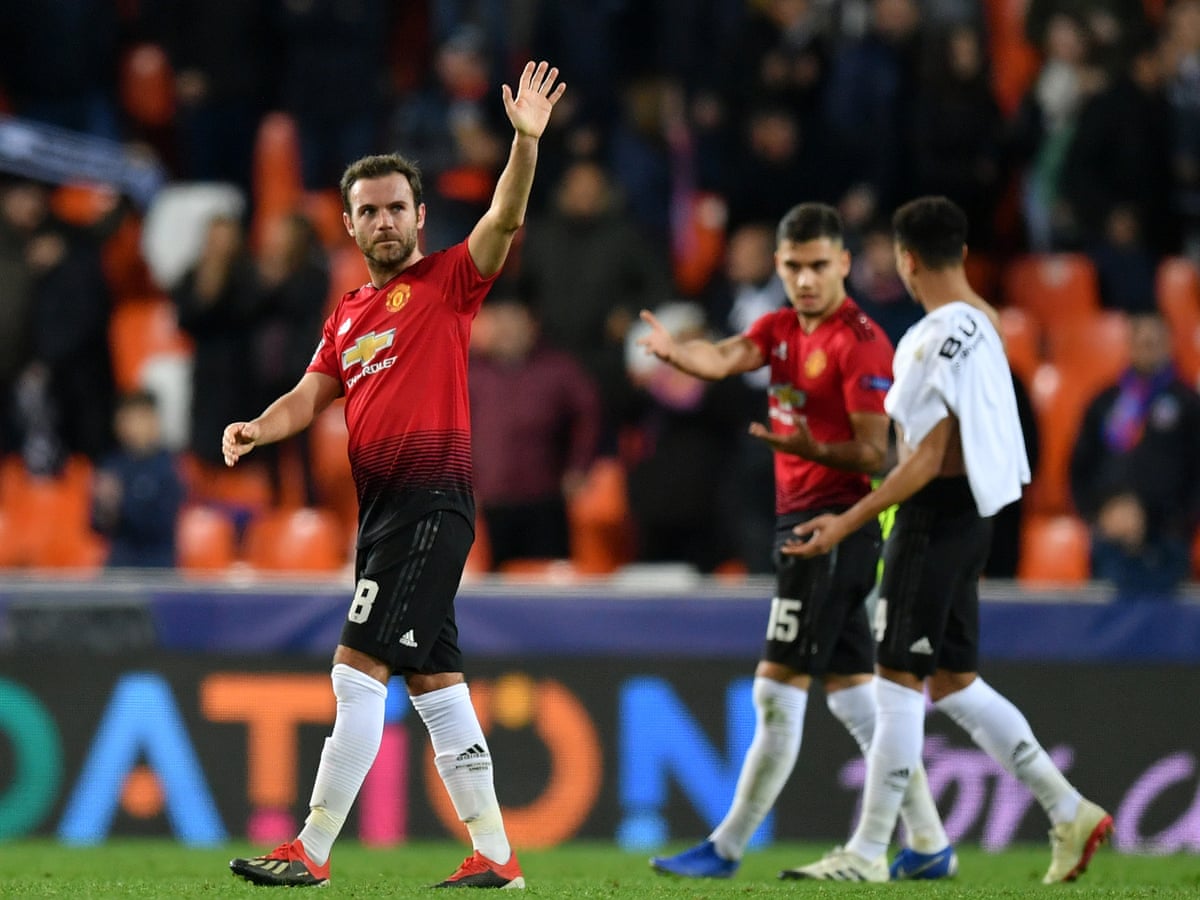 Valencia Man United: Game Day Buzz! Fans React to the Latest Matchup!