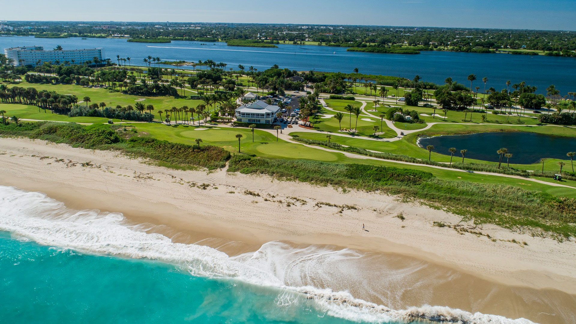 Palm Beach Par 3 Golf Course: Ocean Views and Challenging Holes, Check It Out!