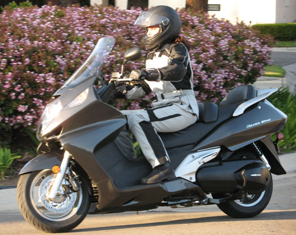 Silver Wing Honda Motorcycle: A Comprehensive Review and Buying Guide for Beginners