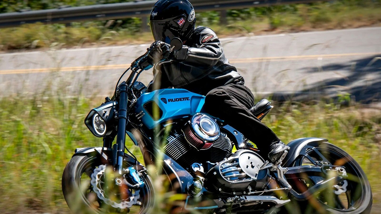 2000 cc Motorcycles: Top Picks & What to Look For!