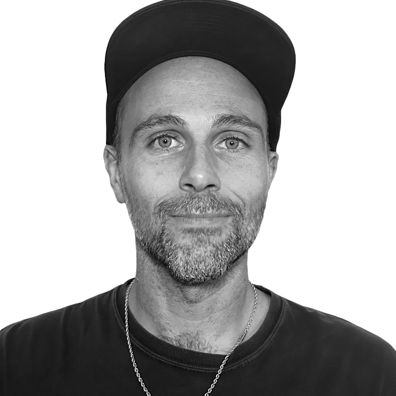 Learn about Justin Sayles and his writing! (Quick Facts, Bio, and Best Articles)