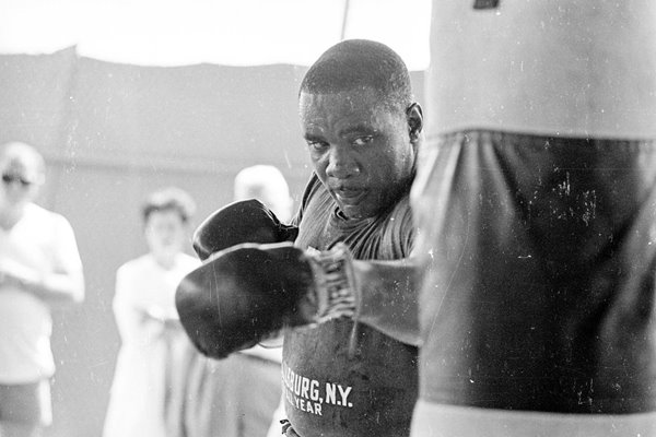 Need high quality pictures of Sonny Liston? Browse this collection of legendary boxing photographs.