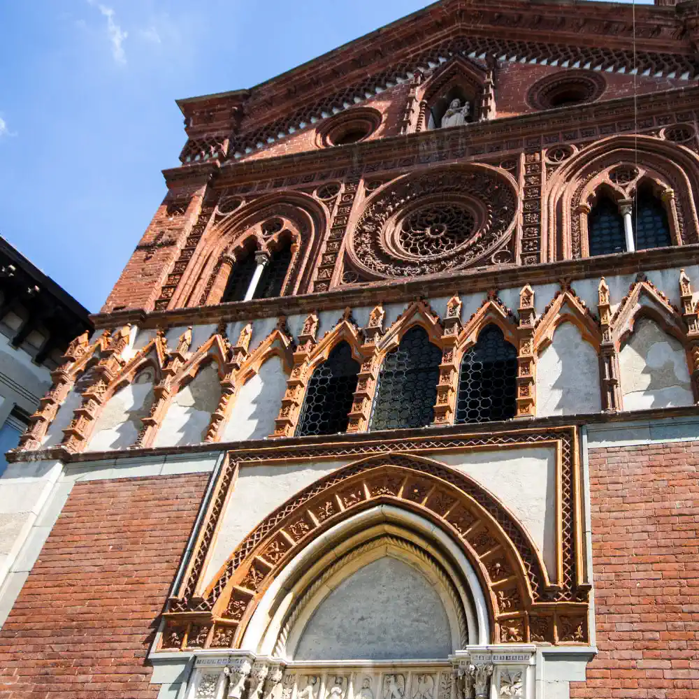 Need train tickets Milan to Monza? Find cheap fares and book your seats without any hassle today.