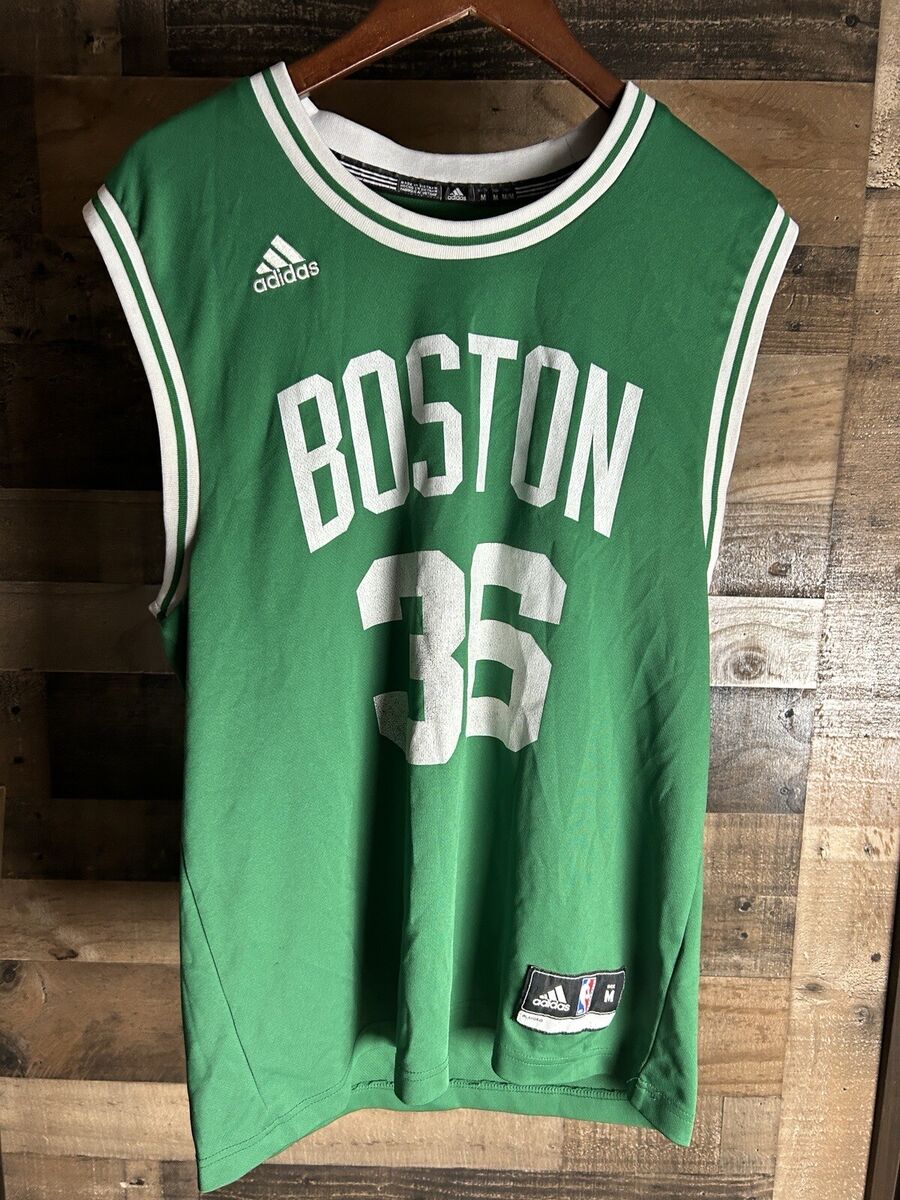 Where can you buy an authentic Boston Celtics Marcus Smart jersey online? We review the best official team stores and fan shops for you!