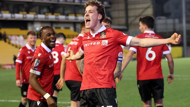 What are the real chances Wrexham will get promoted? Insiders discuss the teams path to promotion.