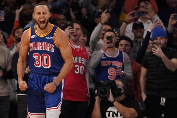 Missed the sports news? Discover what record did Steph Curry break last night during the amazing Warriors game!