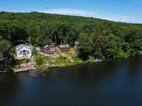Living Near Echo Lake New Jersey: Real Estate and Community