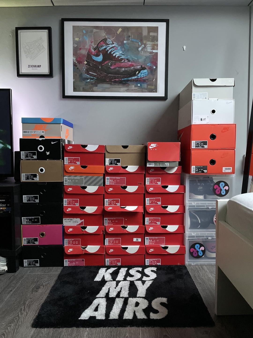 Looking for ideas to store your nike box for shoes? Smart ways to keep them safe.