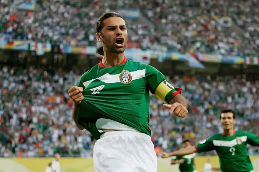 Who was the coach of the 2010 mexico national soccer team? Learn about the teams leader back then.