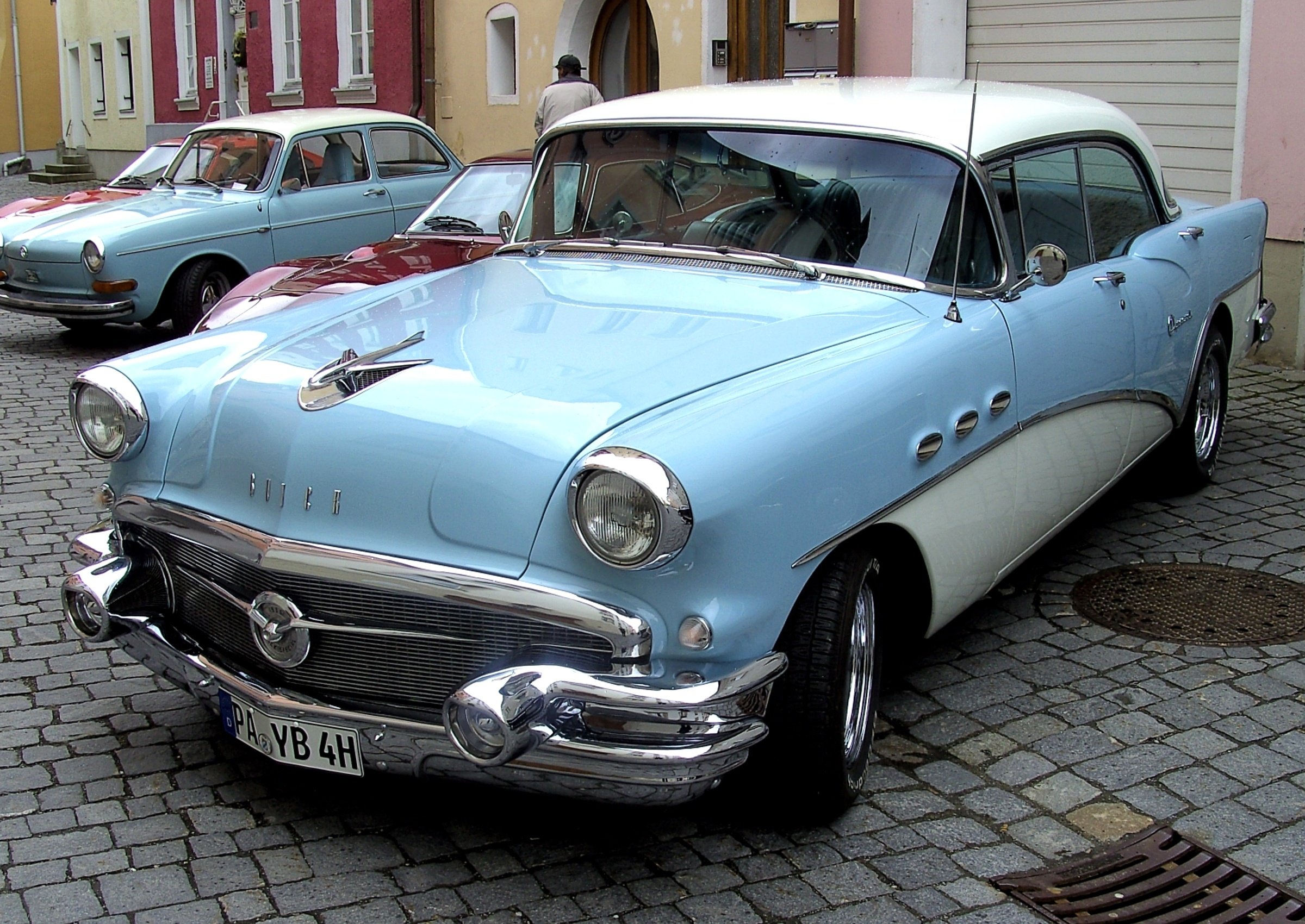 Where can you find a cool 1950s style car? Here are some tips for finding your dream retro ride.
