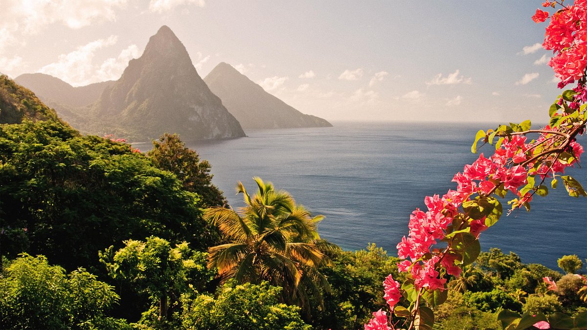 Cannot decide St Lucia vs Curacao? Compare these popular islands side by side very easily here.