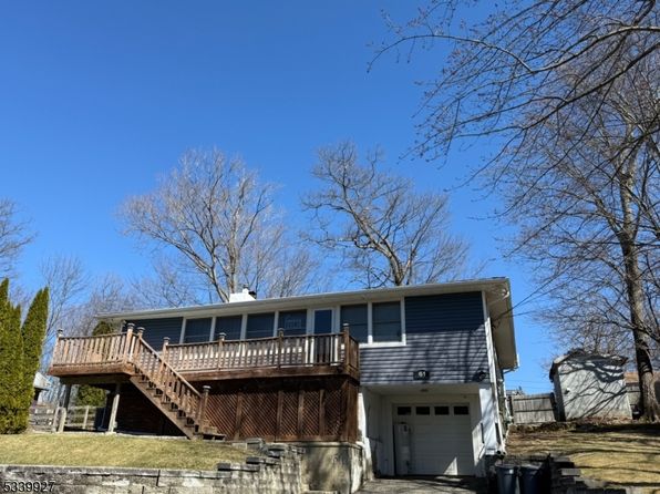 Living Near Echo Lake New Jersey: Real Estate and Community