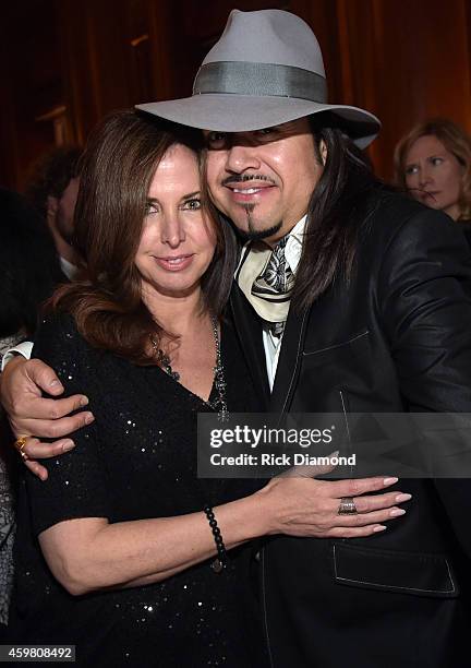 Whats Eddie Perez guitarist wifes name? Discover the facts about his spouse now.