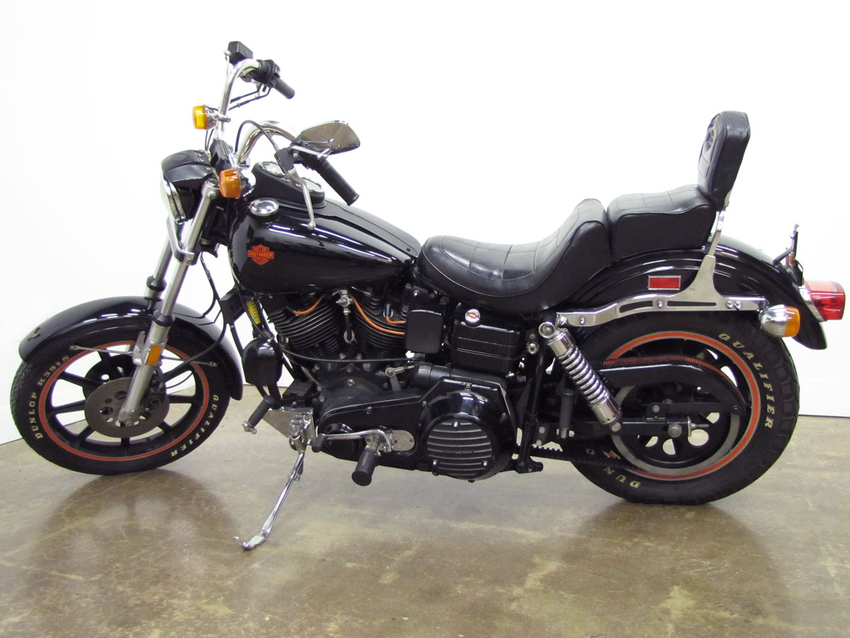 What makes the Harley Davidson 82 a cool classic? Discover its story and special features.