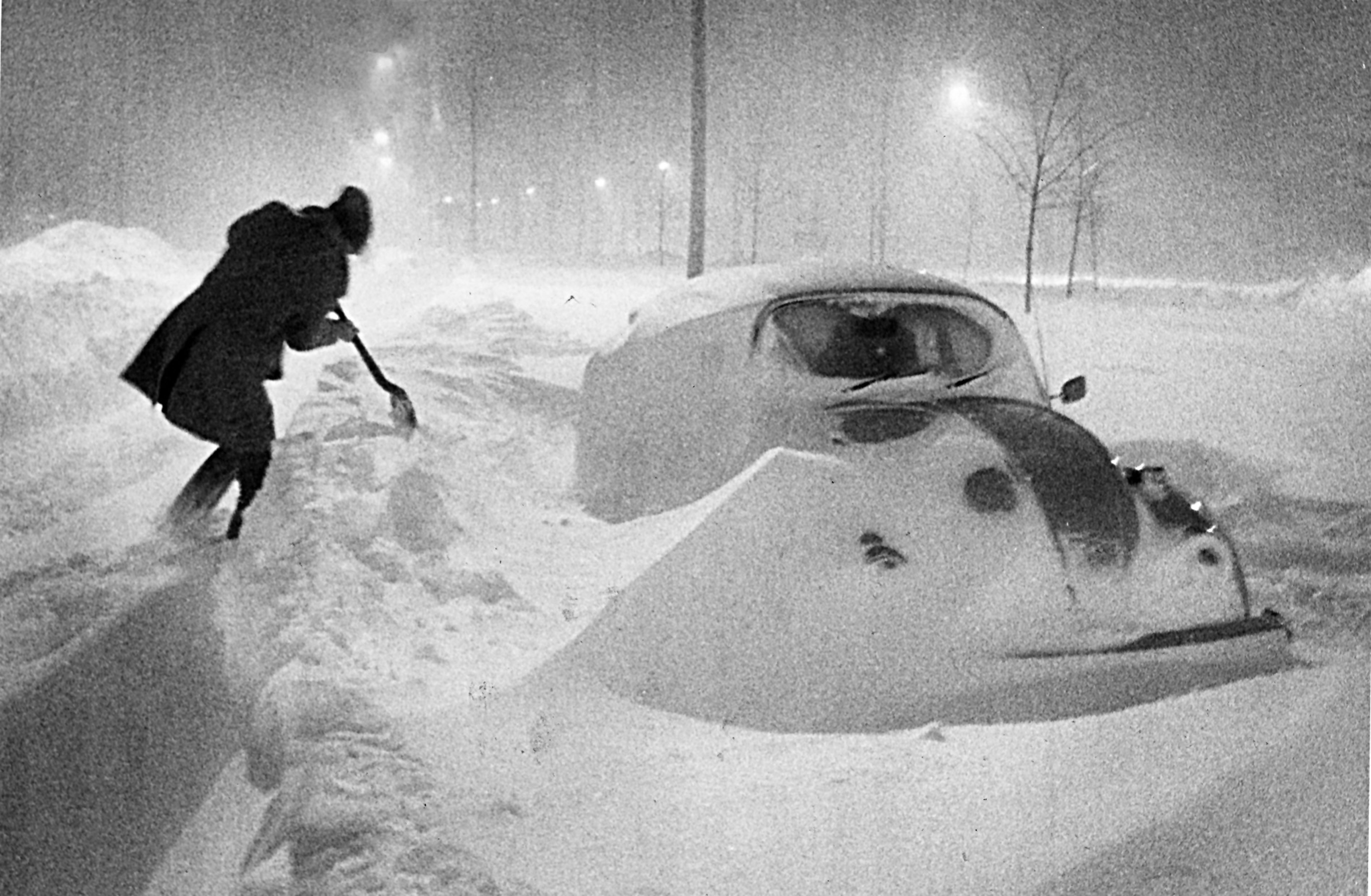 What were the biggest struggles during the record boston snowfall? 3 Top ways the city and people managed to get through!