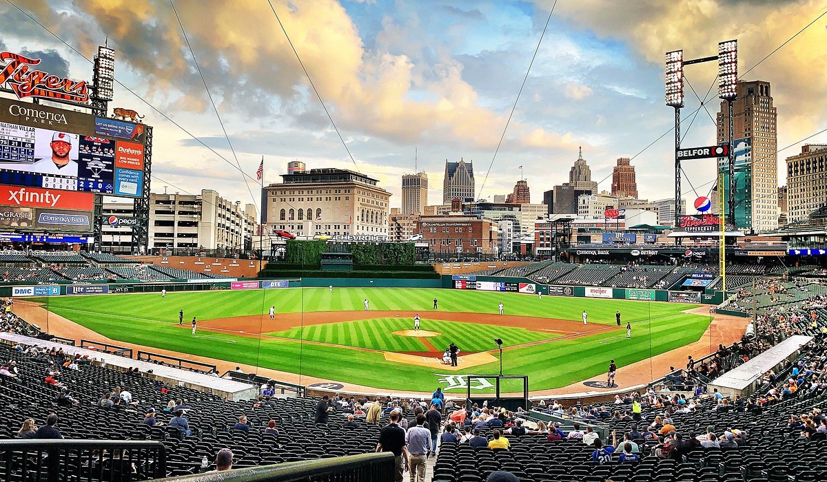How to pick good hotels by Comerica Park Detroit MI? Simple guide for a great trip to the game.
