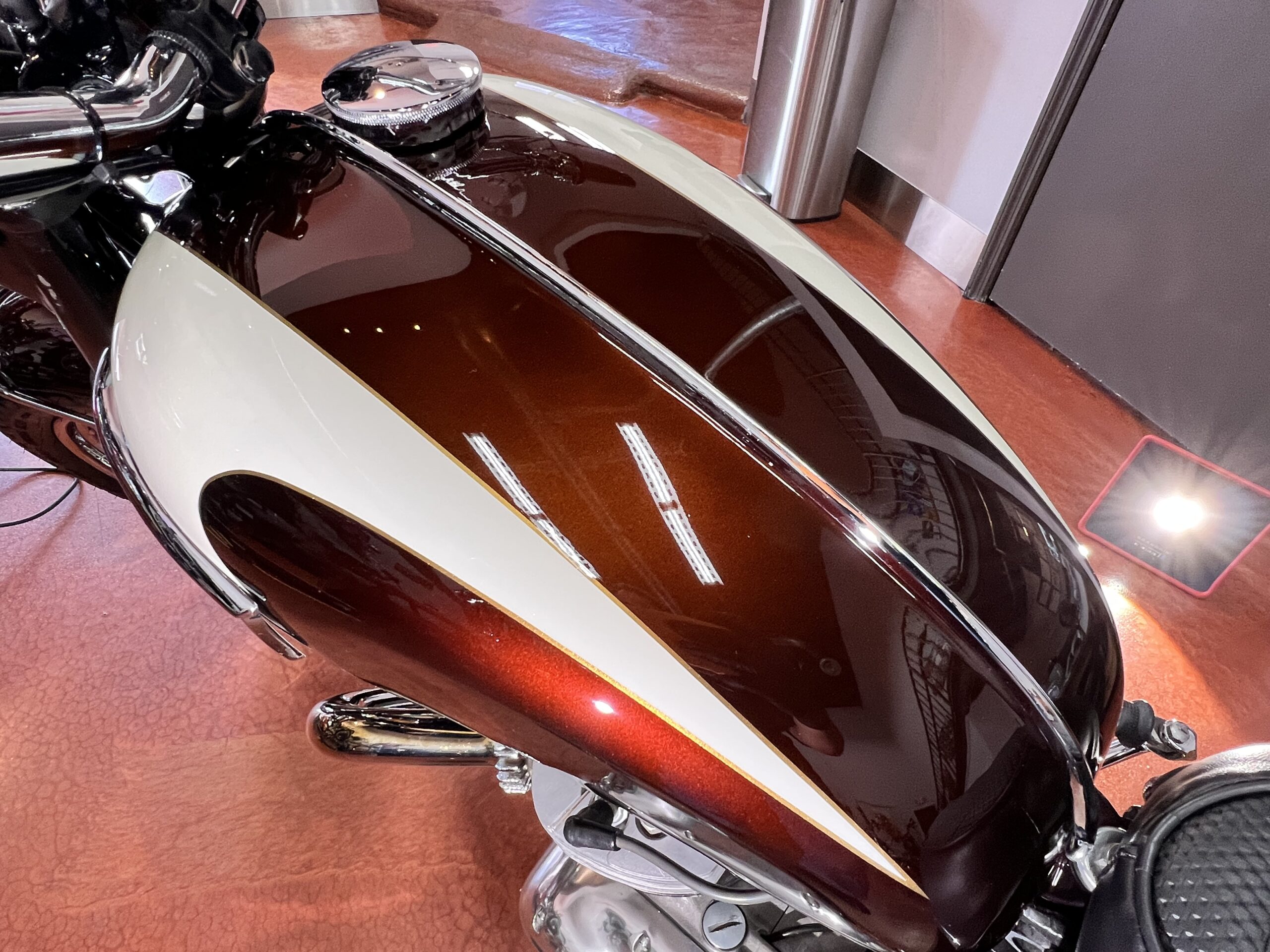 Want to paint your tank with the best paint for motorcycle tank? See which ones give the coolest and glossiest finish.