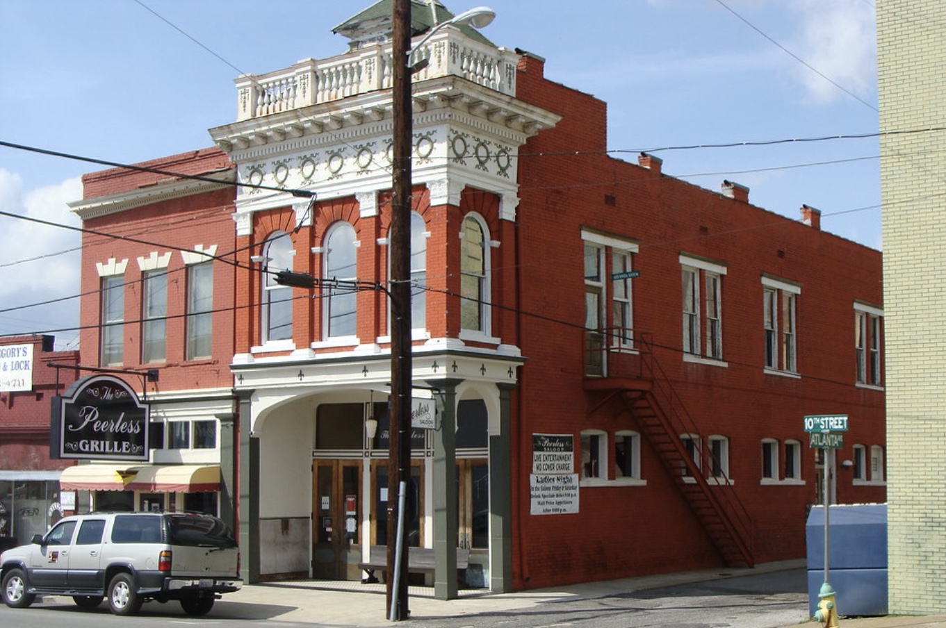 Peerless Saloon: What is the real experience like? (Get some useful insider tips for your first visit)