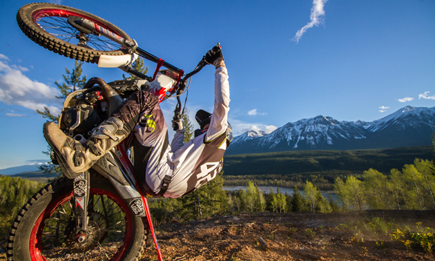 Wheeling on a Dirt Bike: Your Ultimate Guide and Tips