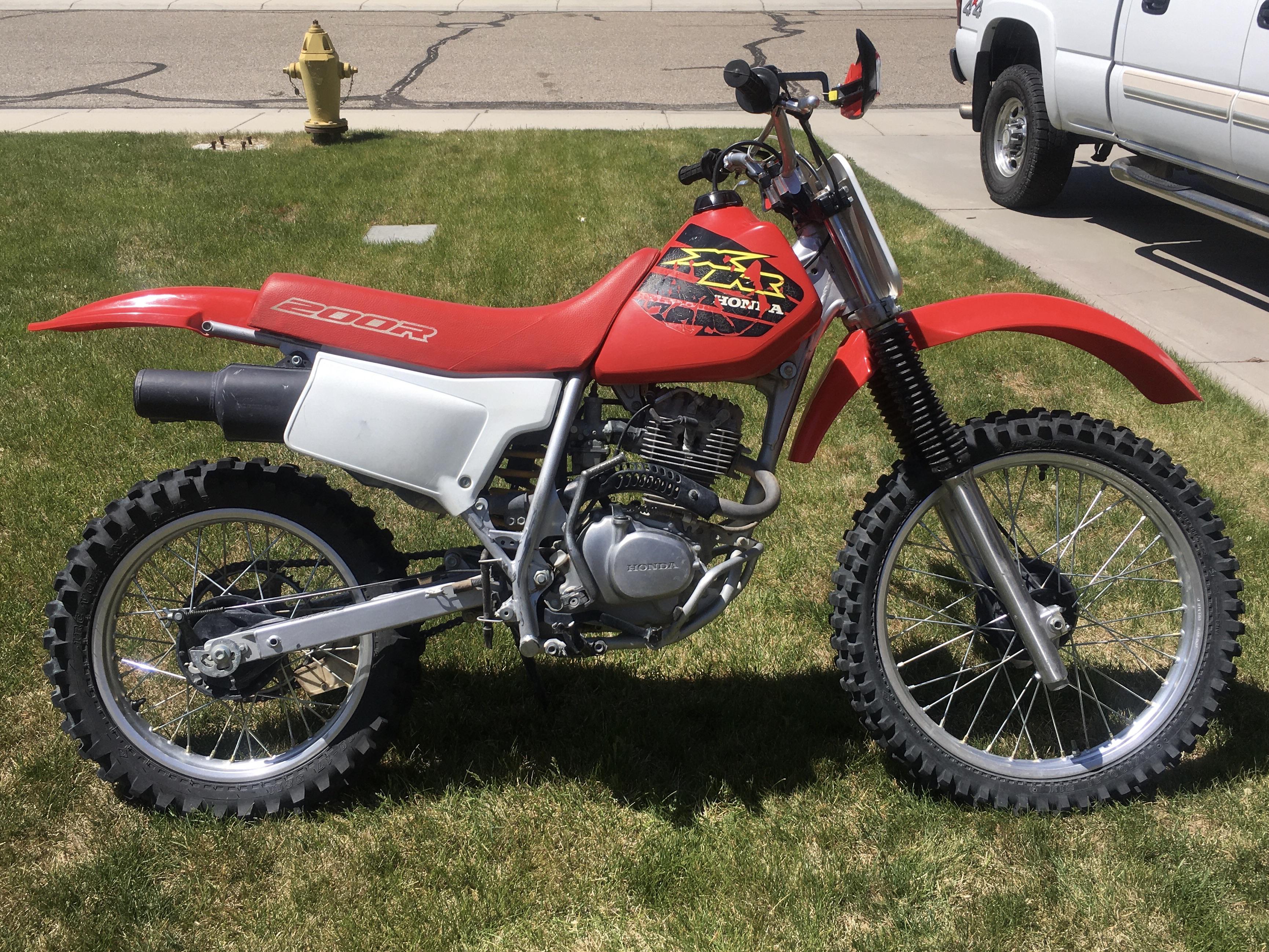 Buying a 2000 Honda XR200R? What You Need to Know