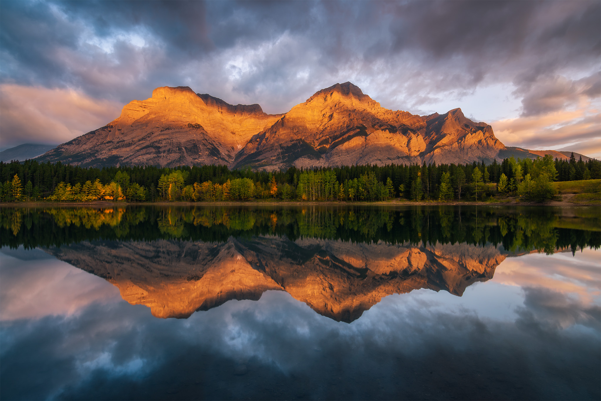Why Visit Wedge Pond? Beautiful Scenery For Families And Photographers