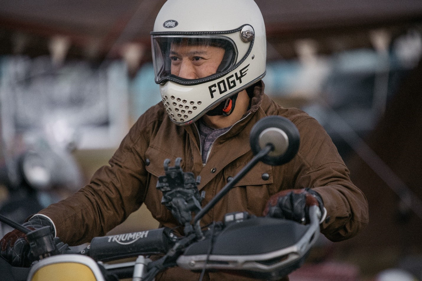 Why choose a vintage motorcycle outfit? It is all about timeless style and pure riding attitude.