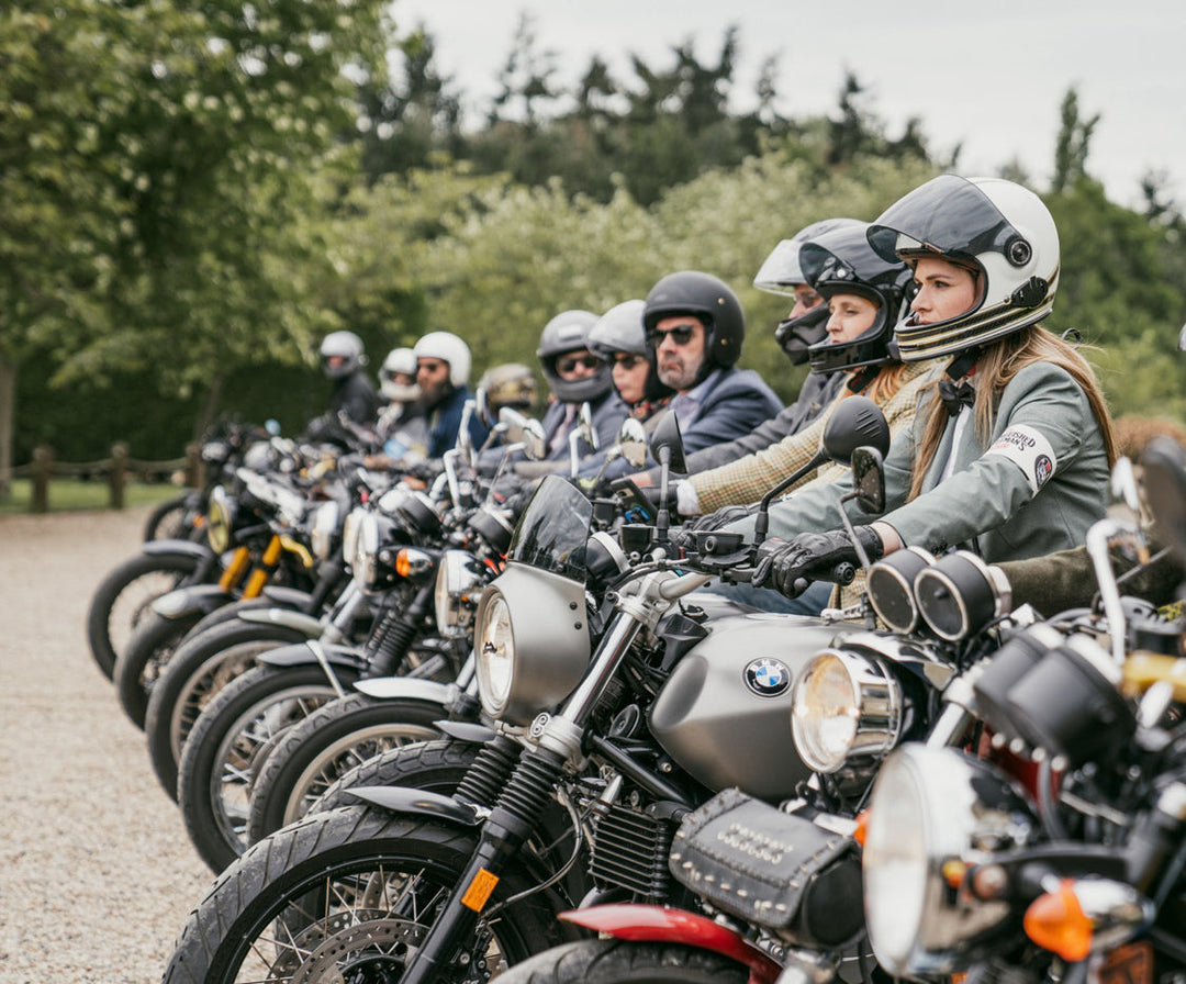 Why choose a vintage motorcycle outfit? It is all about timeless style and pure riding attitude.