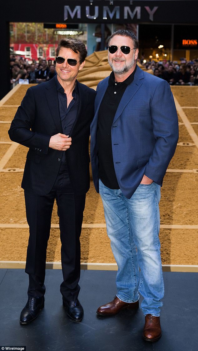 Russell Crowe Mel Gibson: Are they actually friends? (Get the real story on their Hollywood bond)