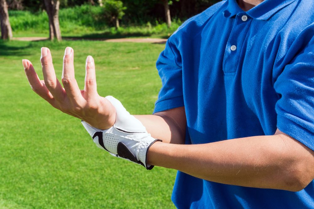 My hurt wrist golfing just isnt getting better! When to see a doctor and treatment options.