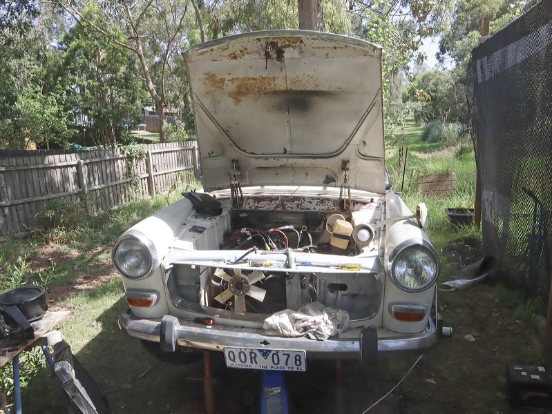 Peugeot 404: Where are parts? (Top sources)