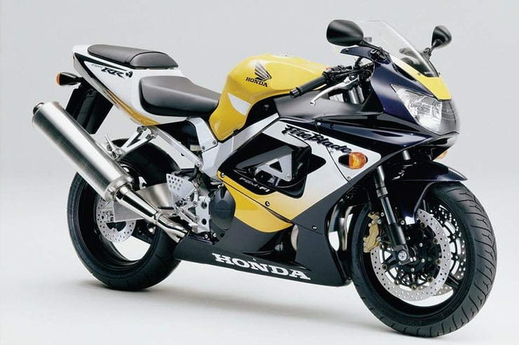 Any issues with the 900 cbr 2000? Find out common problems and easy fixes here.