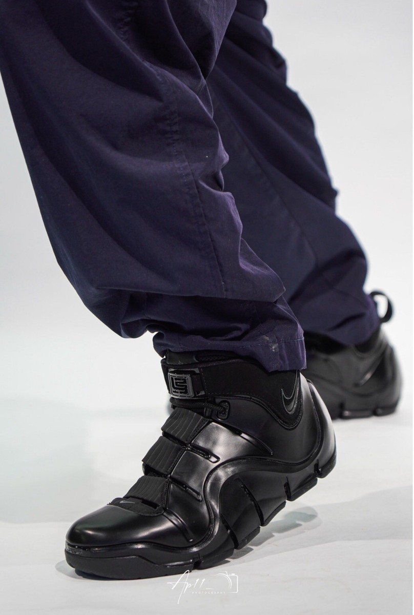LeBron 4: Good for play? (Comfort and style of this classic shoe)