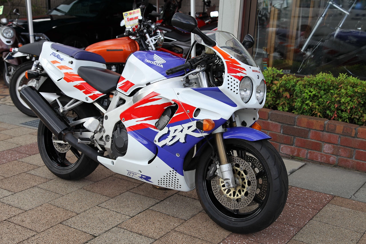 Any issues with the 900 cbr 2000? Find out common problems and easy fixes here.