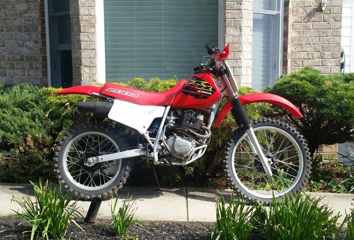 Buying a 2000 Honda XR200R? What You Need to Know