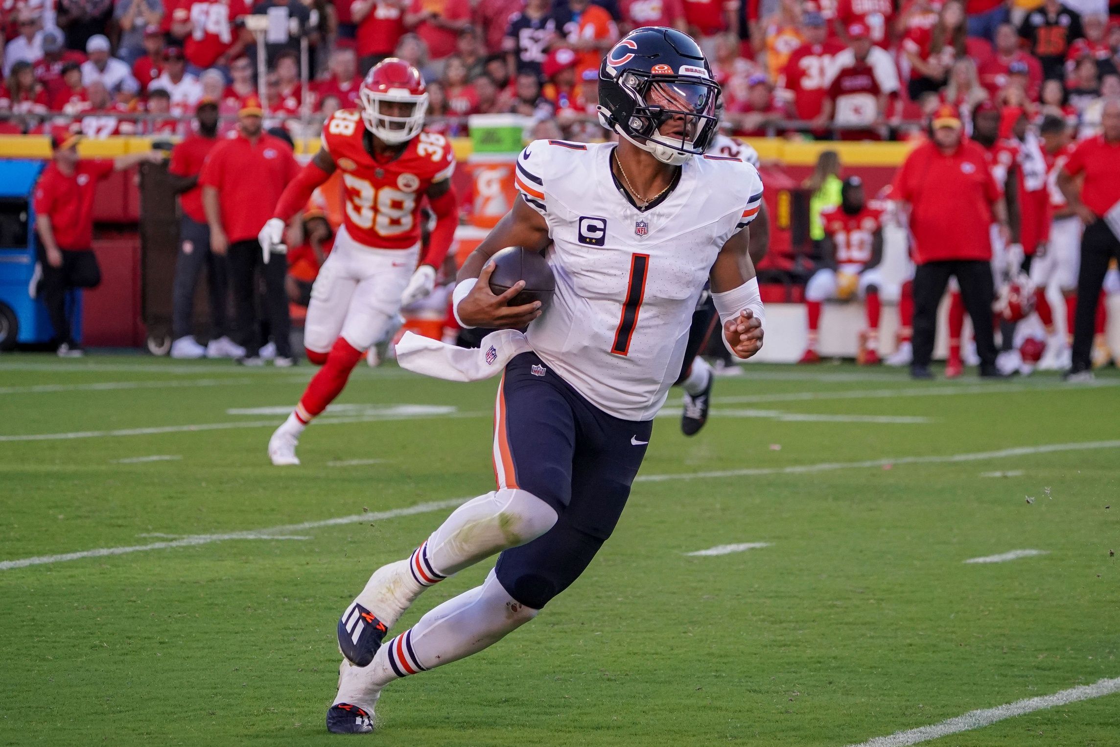 How much does justin fields make paycheck secrets for bears fans now