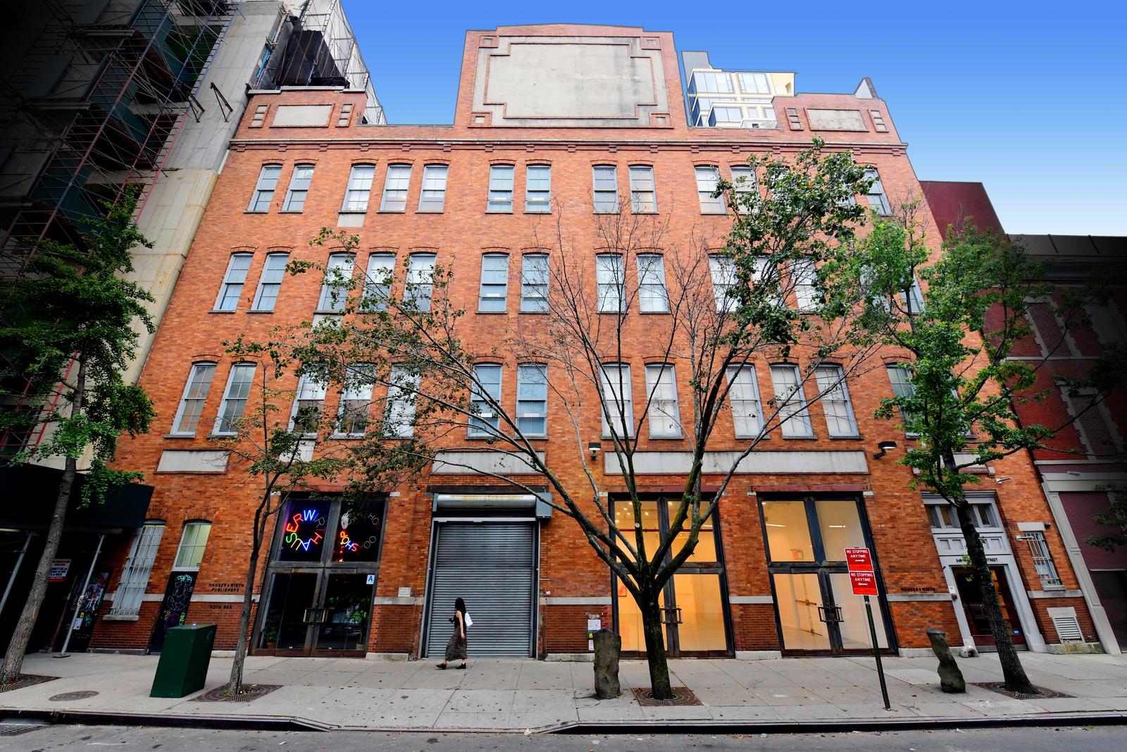 Living at 548 west 22nd: What to expect in the neighborhood?