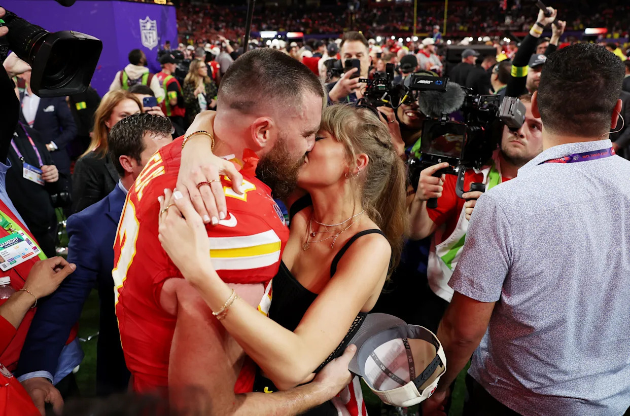 Taylor Swift at Chiefs Game Yesterday Highlights: Best Moments Caught on Camera